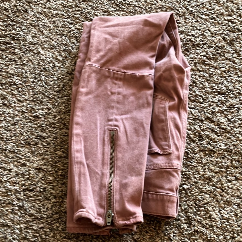 Gap pants. - Picture 2 of 3